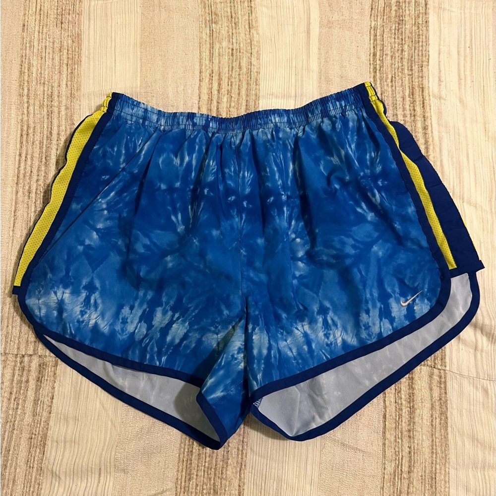 Women’s Nike shorts size Medium